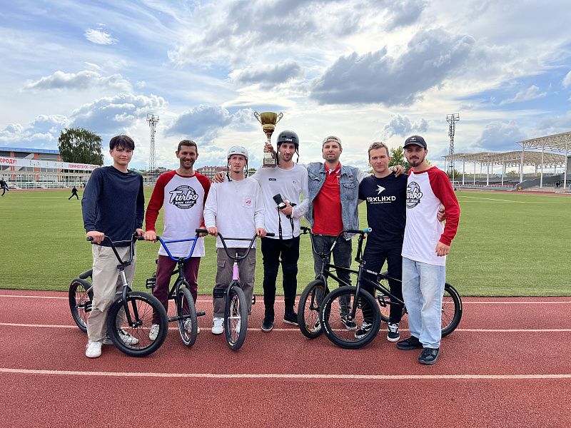 Велосипедное шоу в Ленигорске