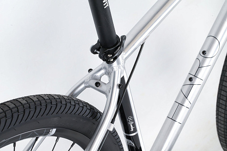 2021-Haro-MTB-Beasley-275-DLX-Brush-Polish-Detail-2