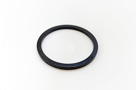Кольцо проставочное 1/1,8, черное, 2 мм.